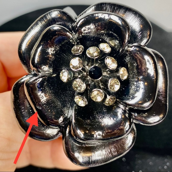 Vintage Rose & Crystals Gunmetal Hinge Bracelet, Black / Gray - Picture 13 of 15